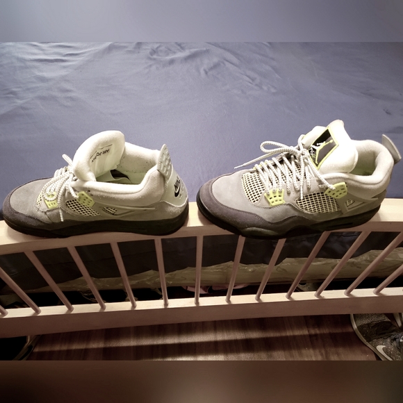 Jordan 4 SE 95 NEON GRAY & WHITE - Picture 7 of 7